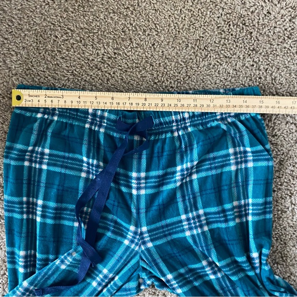 Yarn & Sea Women's Velour 2-Piece Pajama Sets - Picture 9 of 9